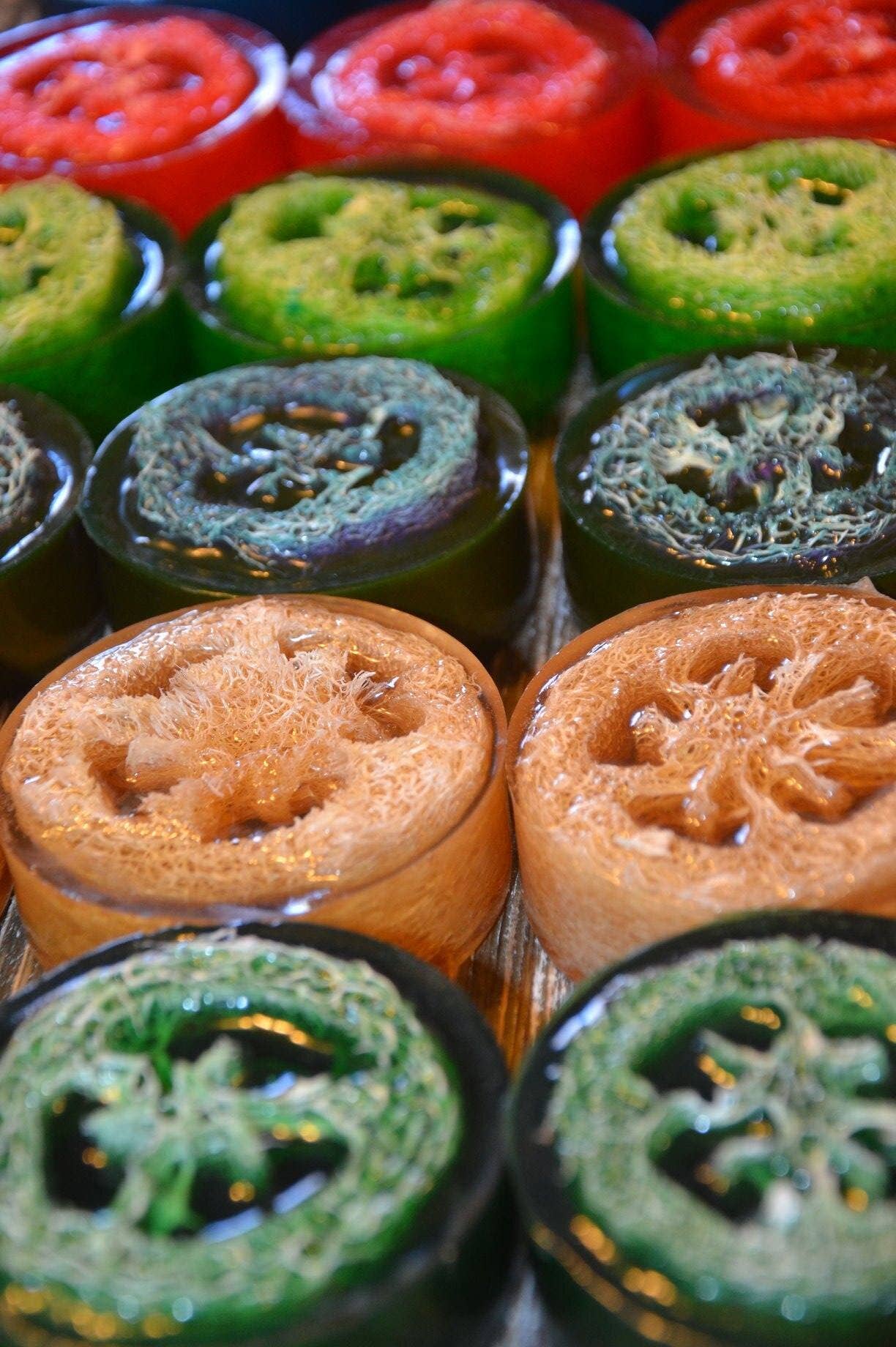 Honey Loofah Soaps: Peppermint + Eucalyptus