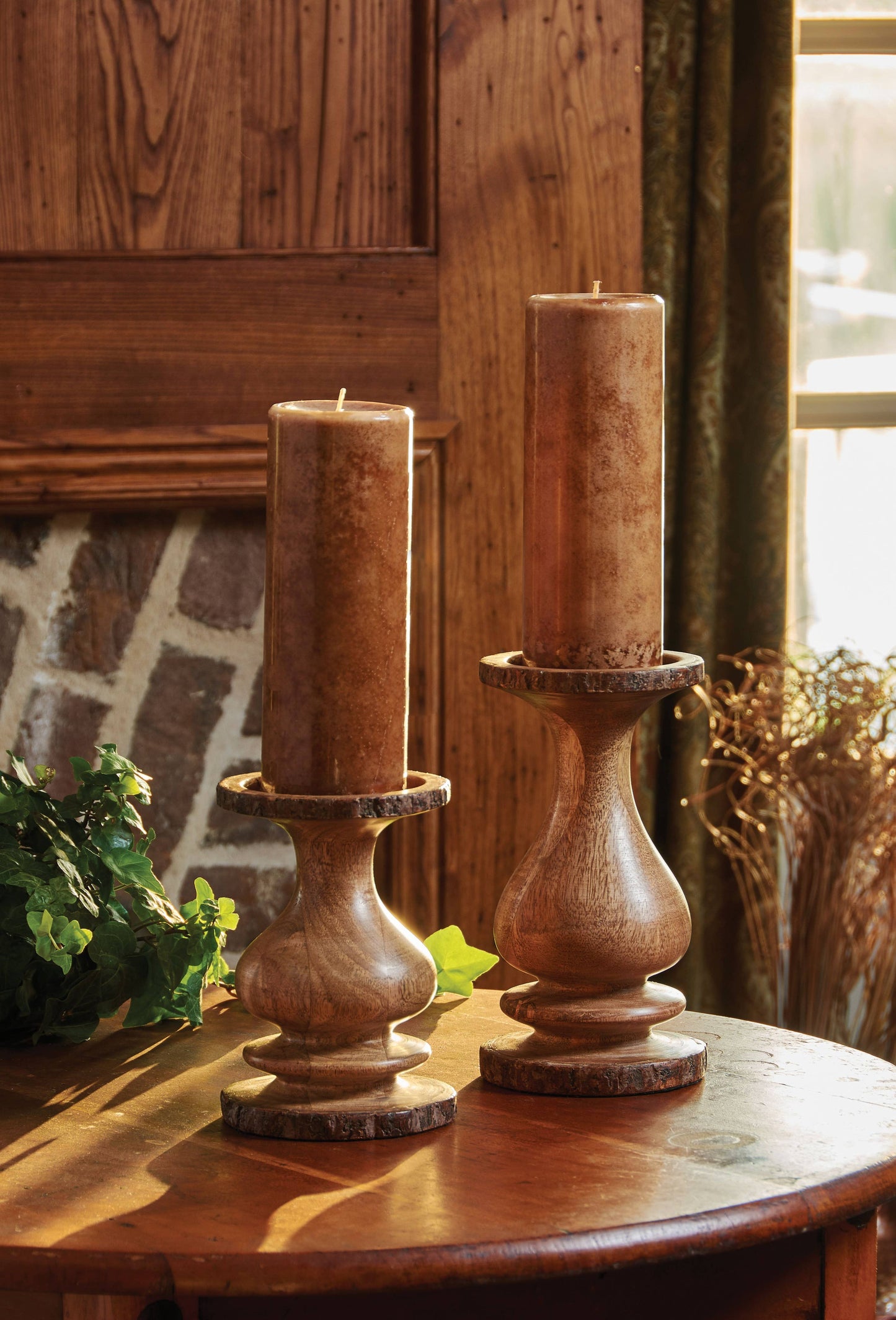 Wood with Bark Edge Pillar Holder - 7"H