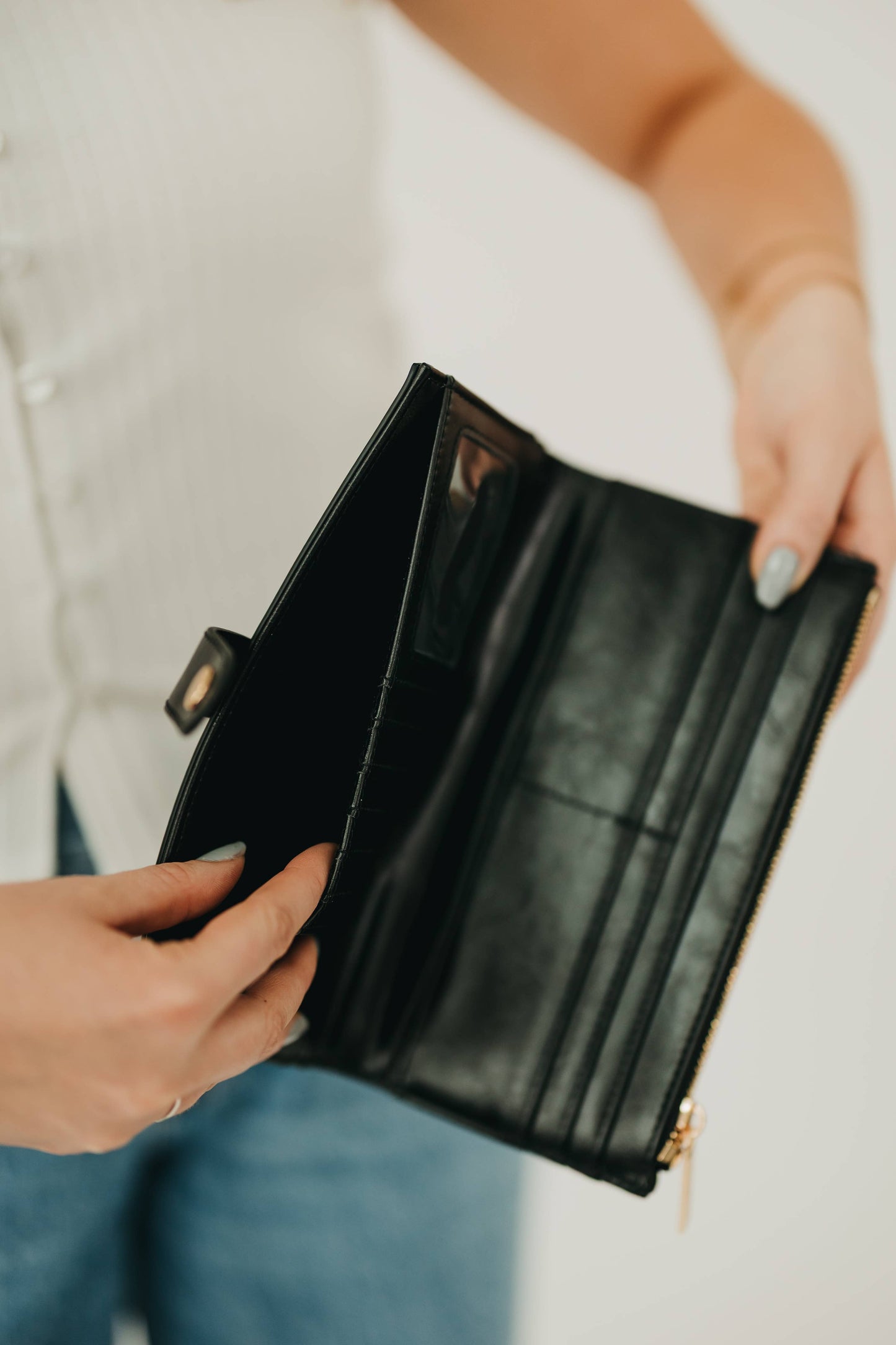 Essentials Carryall Wallet: Cream