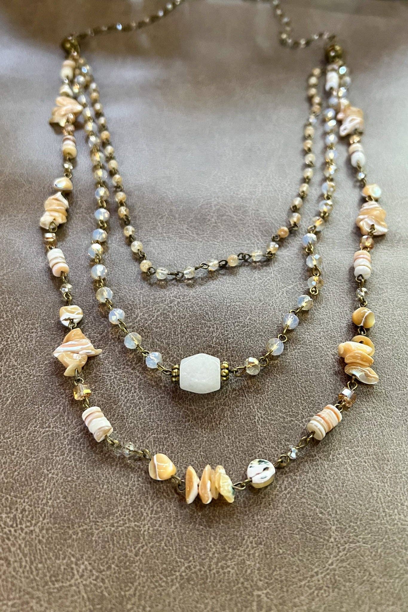 Medina Necklace Beige