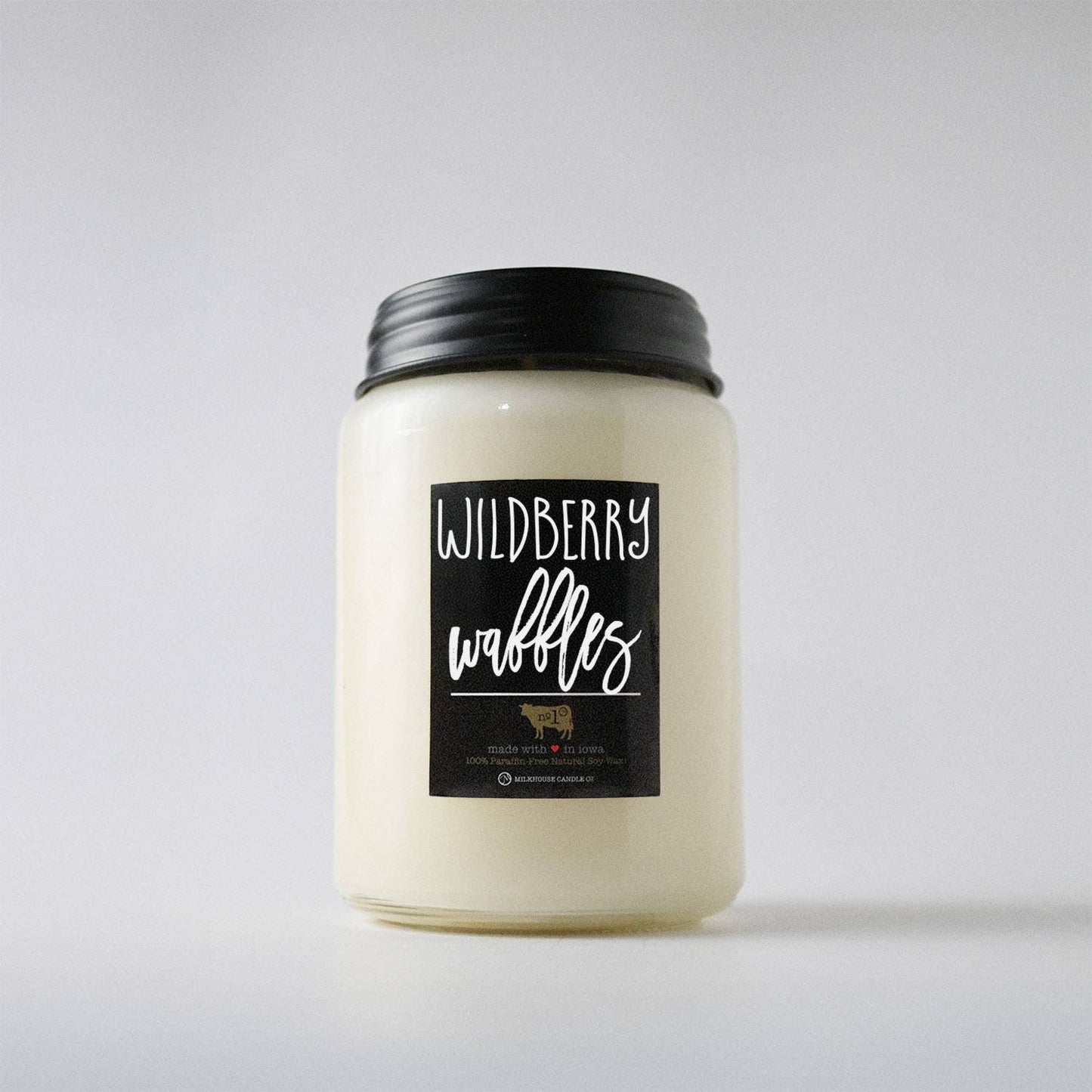 26 oz Farmhouse Jar Candle: Wildberry Waffles