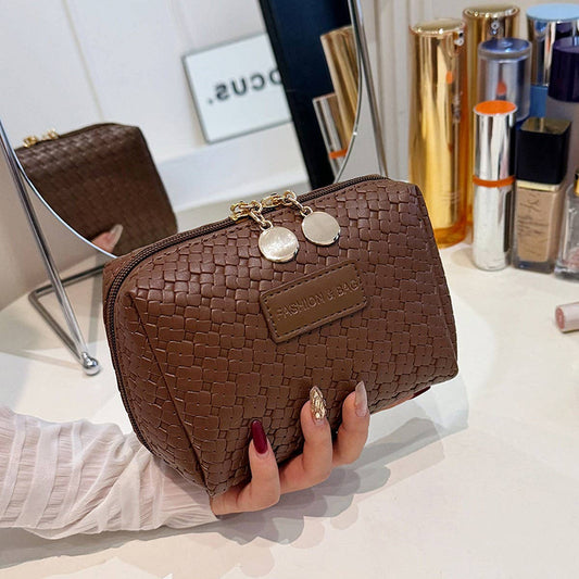 PORTABLE WOVEN PATTERN COSMETIC BAG Brown