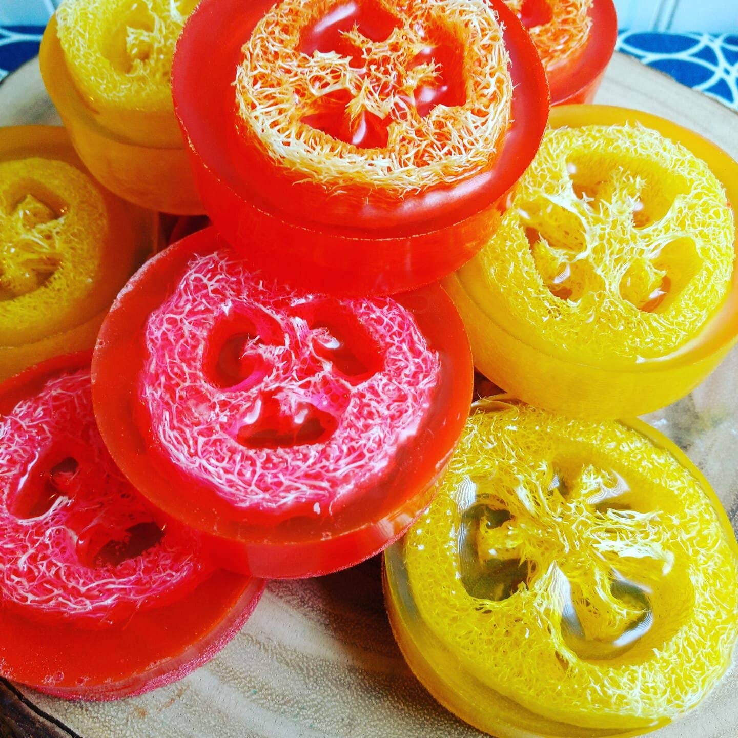 Honey Loofah Soaps: Rereshing Grapefruit
