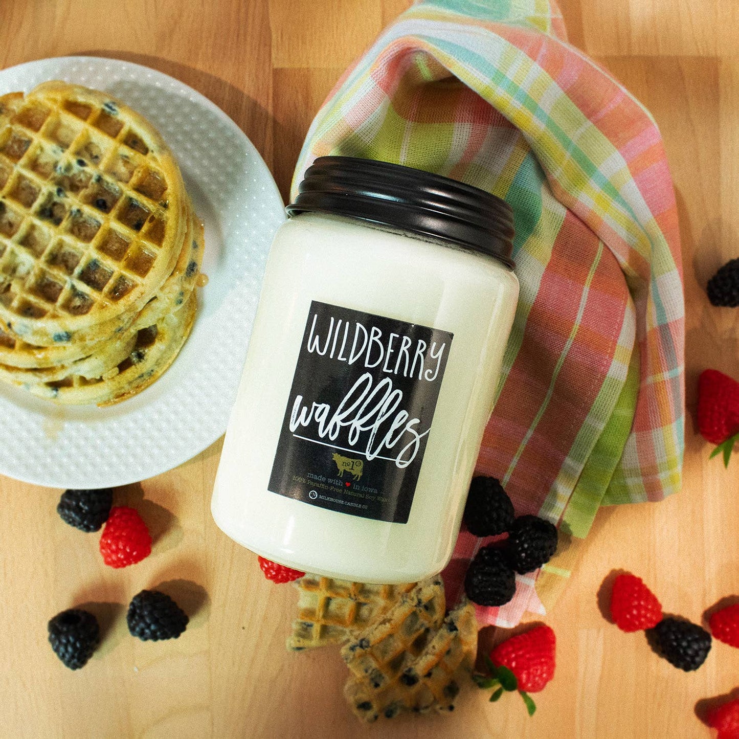 26 oz Farmhouse Jar Candle: Wildberry Waffles