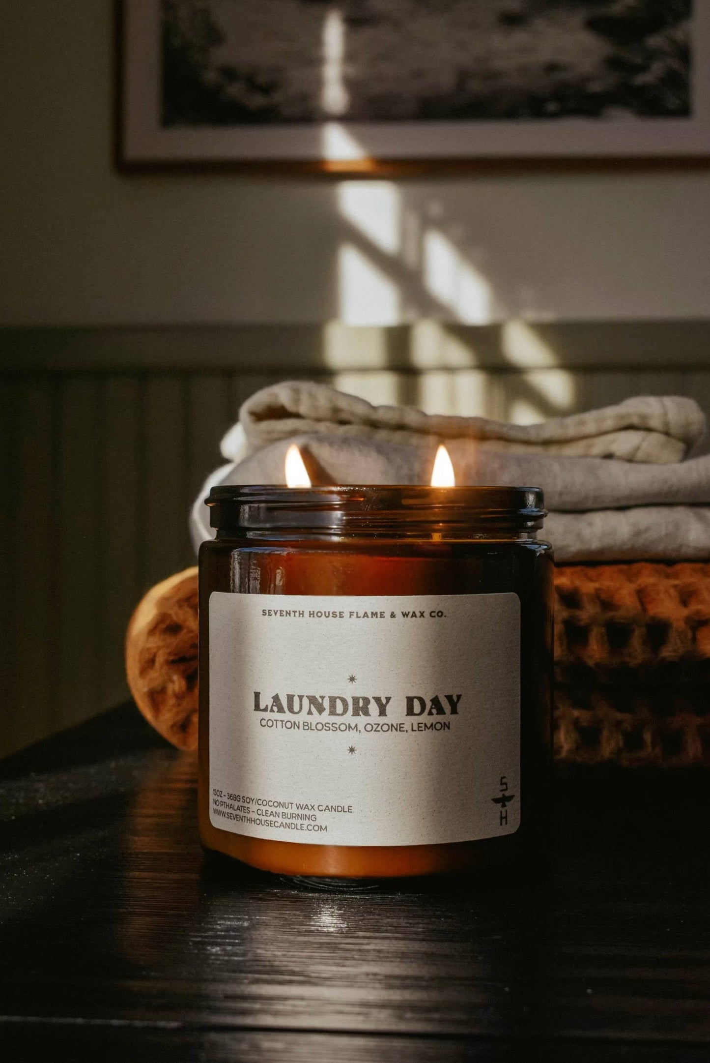 LAUNDRY DAY - Cotton & Sandalwood Candle