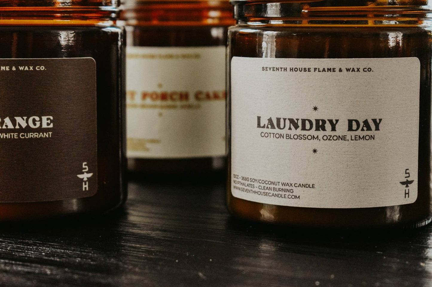 LAUNDRY DAY - Cotton & Sandalwood Candle