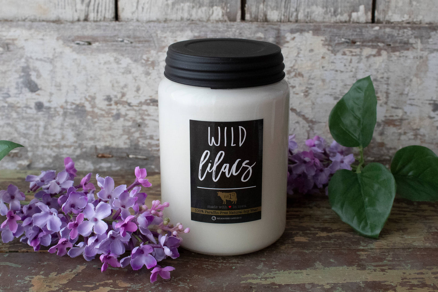 26 oz Farmhouse Jar Candle: Wild Lilacs