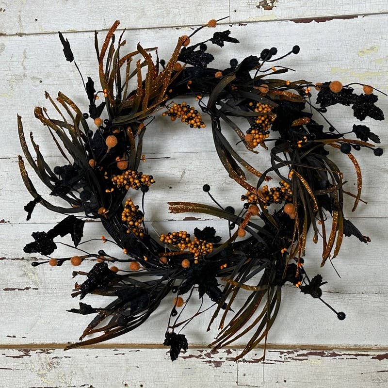 Maple Leaf Wreath on Twig Base With Fronds(Touch Of Glitter)