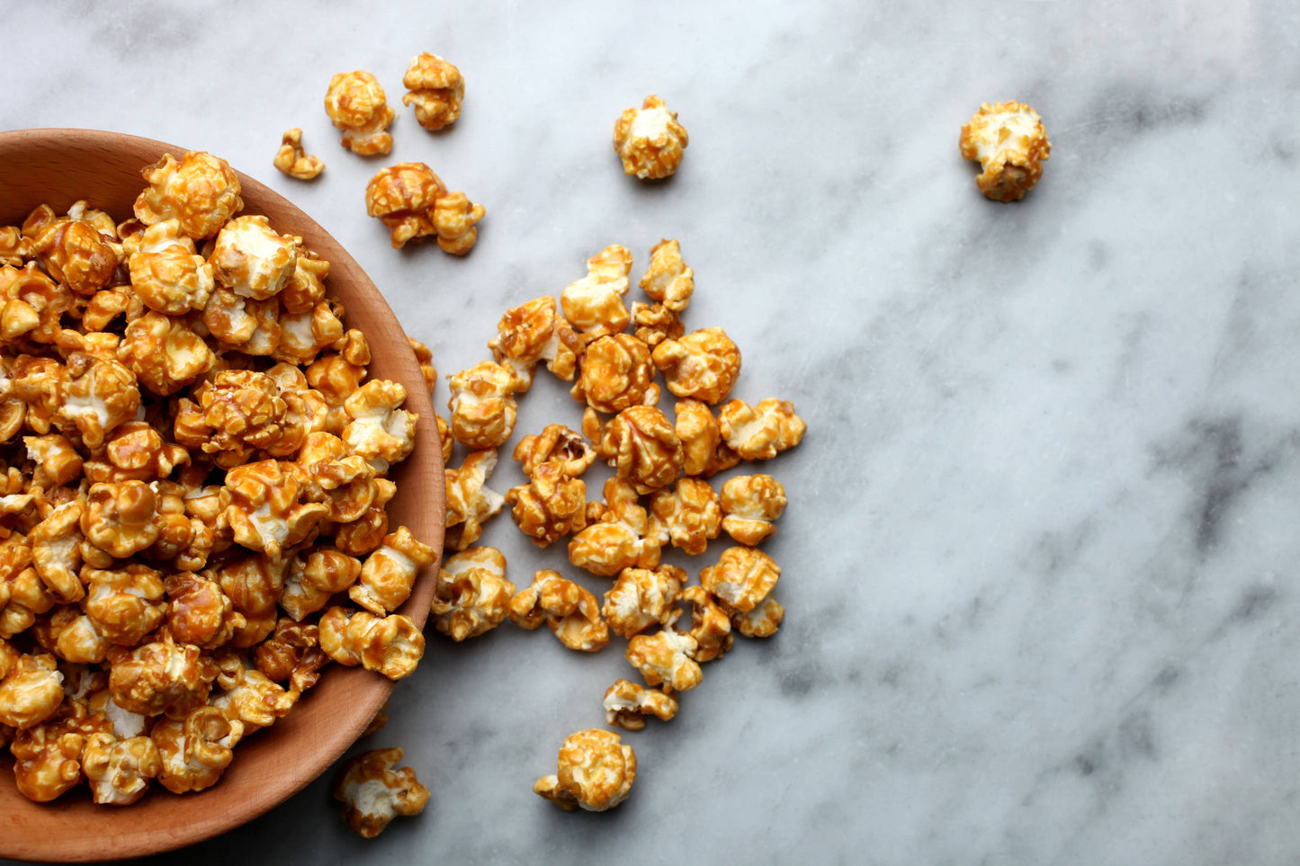 26 oz Farmhouse Jar Fall Candle: Caramel Corn